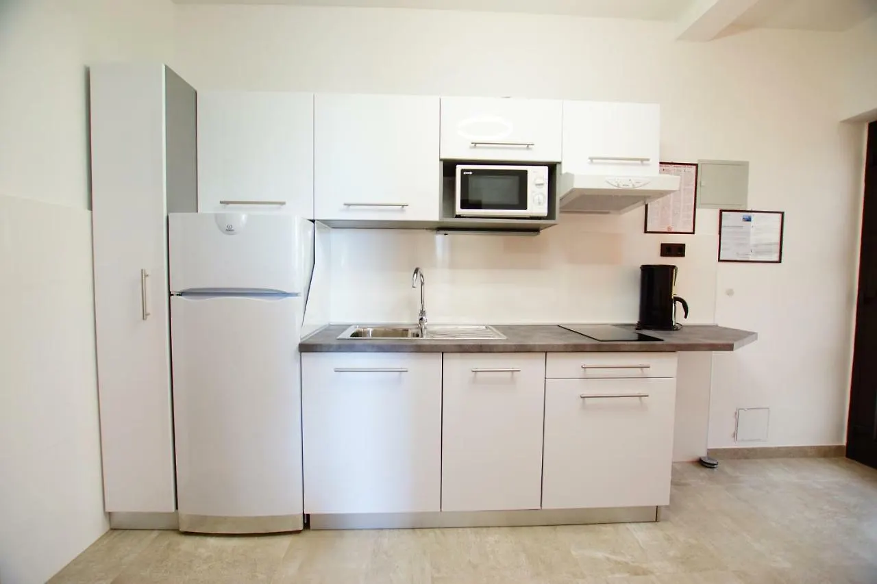 פורץ Apartments Vjeko 0*,  קרואטיה