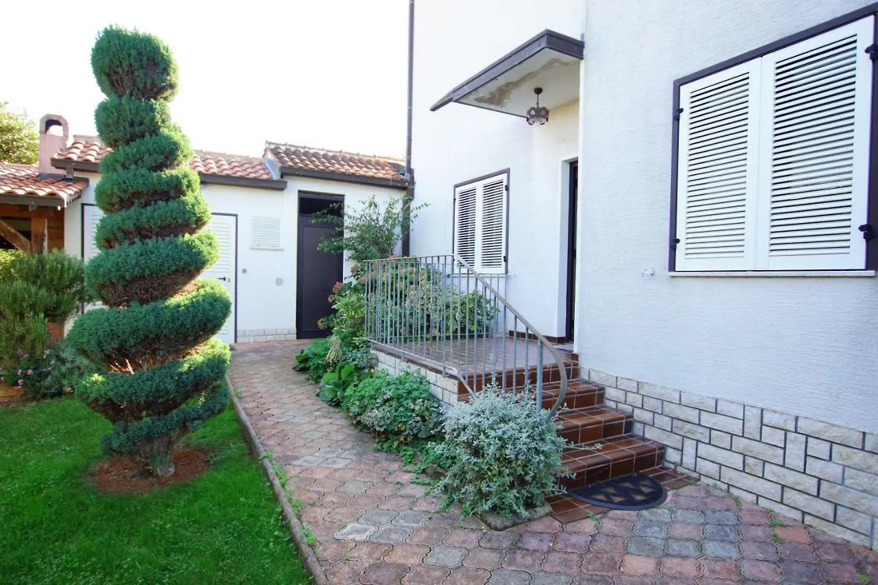 Apartments Vjeko Porec 0*,  Croatia