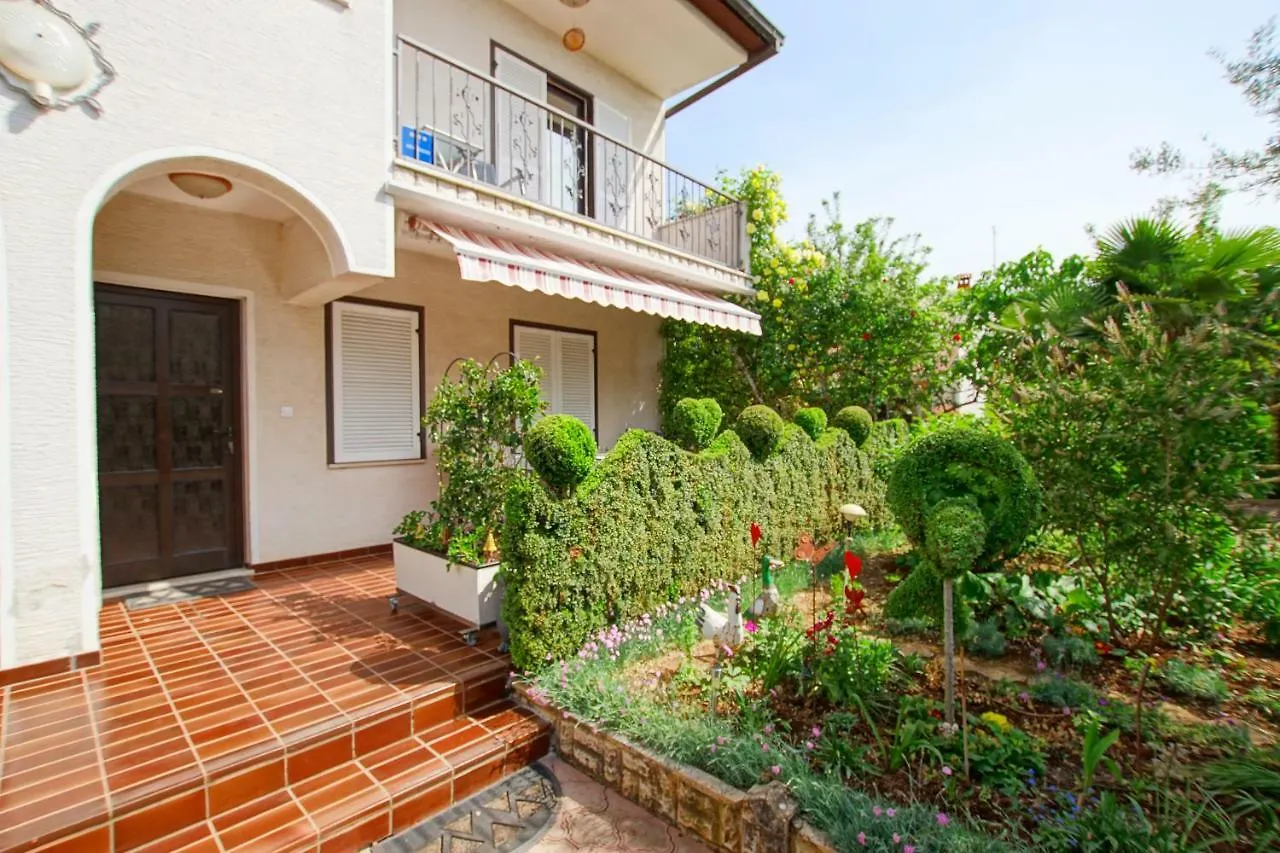Apartments Vjeko Porec 0*,  Croatia