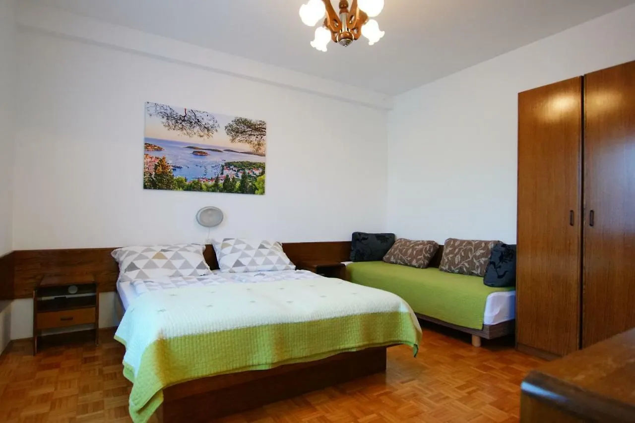 פורץ Apartments Vjeko 0*,